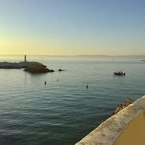 Apartment Malmousque Cabanon 45 M2 Sur L'eau, Marseille